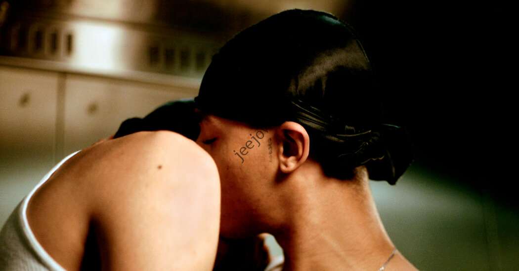 نظر |  من می خواهم دنیا ما را در حال بوسیدن ببیند